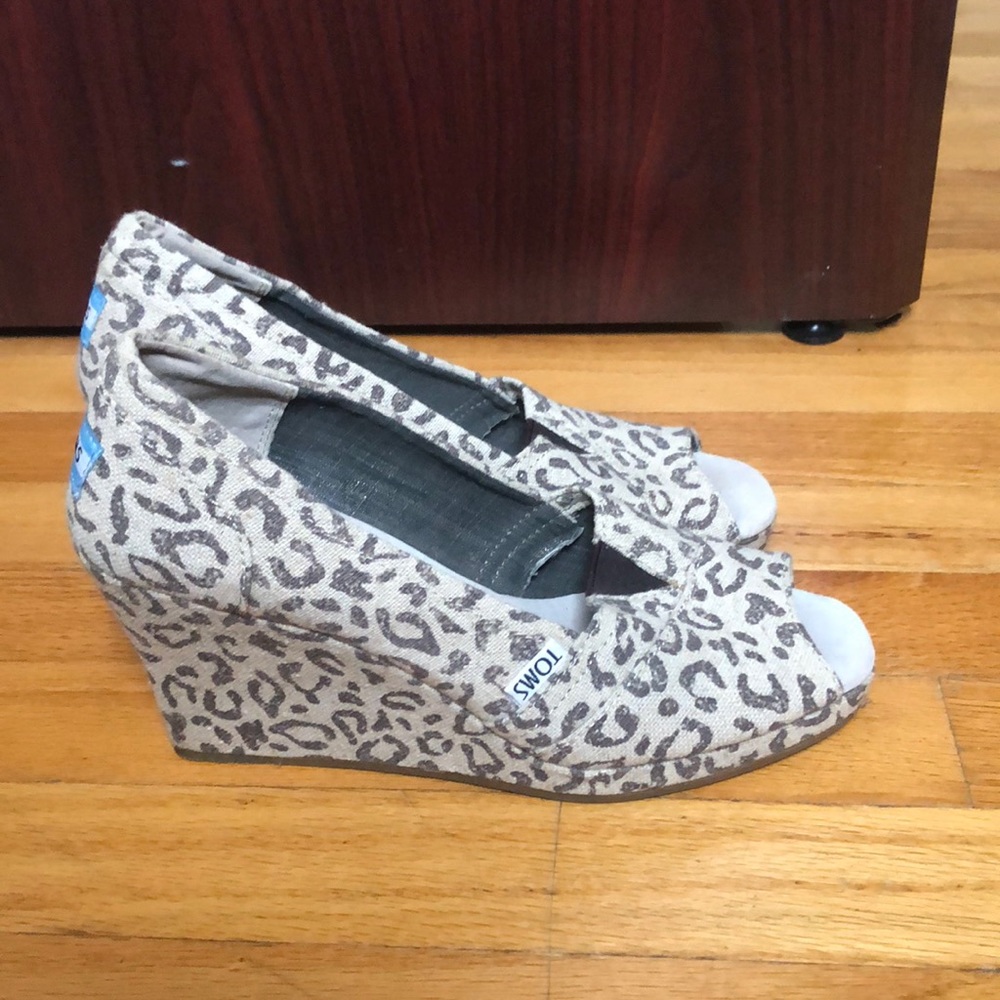 TOMS Cheetah Print Peep Toe Open Toe Wedge Heels
